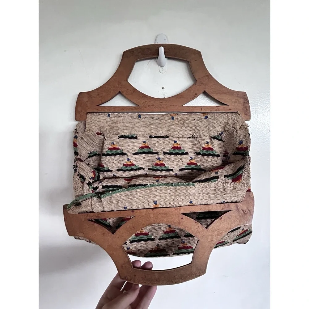 Vintage Tapestry Tight Knit Craft Bag Crochet Needlework Knitting Wood Handles - Picture 12 of 16
